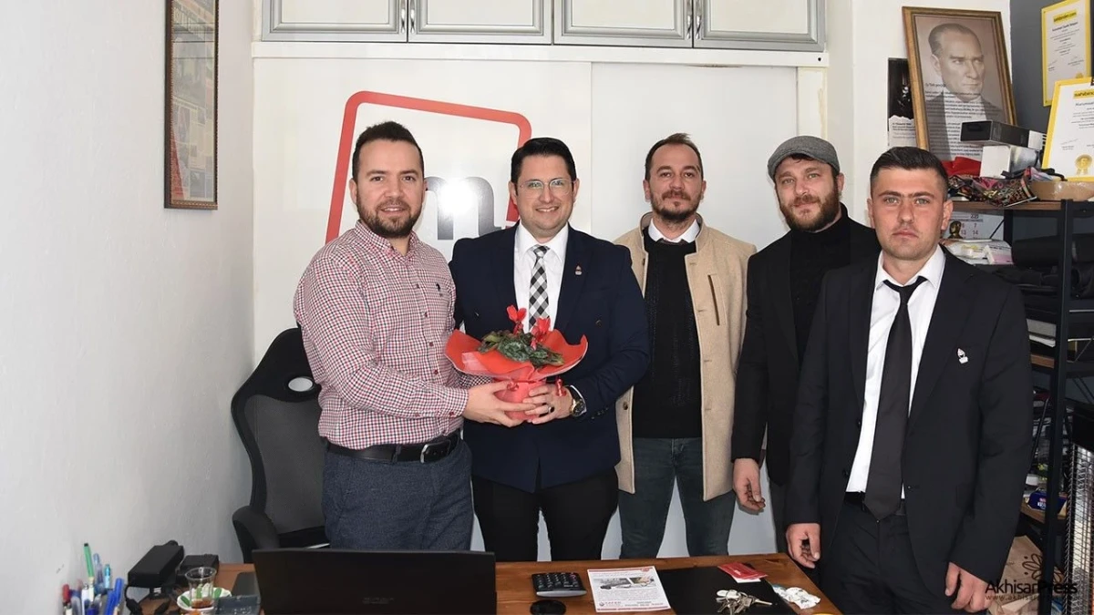 Akhisar Kent Dayanışma Derneği'nden Zafer Partisi'ne Ziyaret 