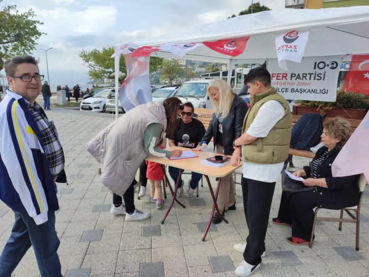 Zafer Partisi Gemlik Teşkilatı imza standı açtı 